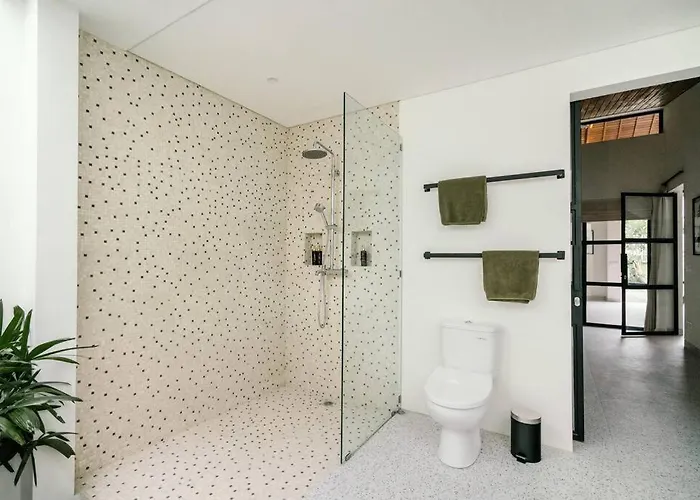 Luxe En Comfortabel ~ 5* Locatie ~ Zwembad ~ Kingsize Bedden Villa *
