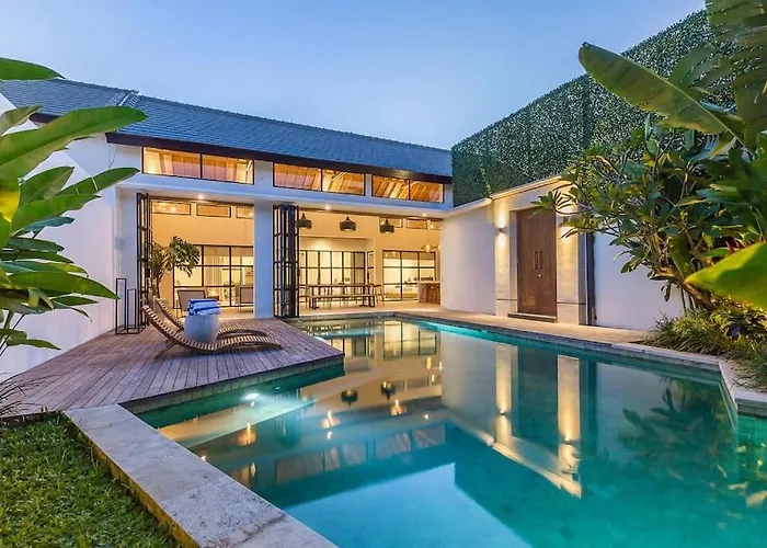 Villa Luxe En Comfortabel ~ 5* Locatie ~ Zwembad ~ Kingsize Bedden
